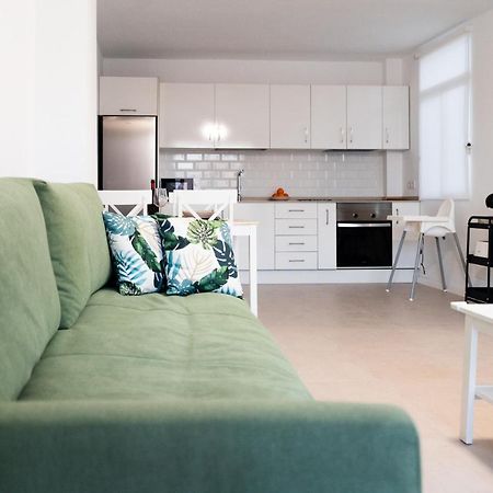 Homeforguest Atico Martina Con Terraza En Los Cristianos Лос Кристианос Экстерьер фото