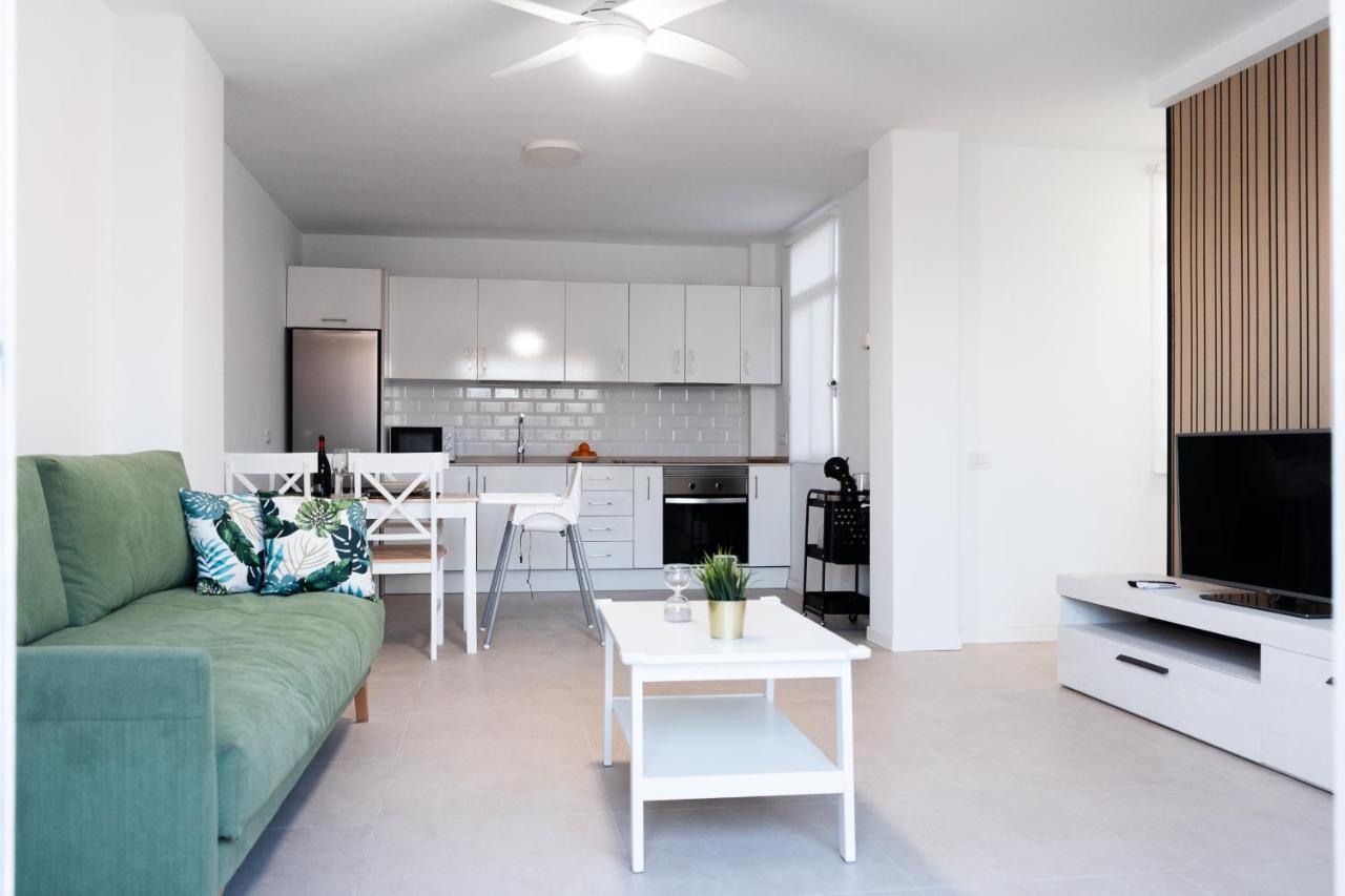 Homeforguest Atico Martina Con Terraza En Los Cristianos Лос Кристианос Экстерьер фото