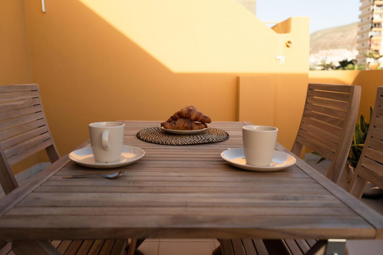Homeforguest Atico Martina Con Terraza En Los Cristianos Лос Кристианос Экстерьер фото